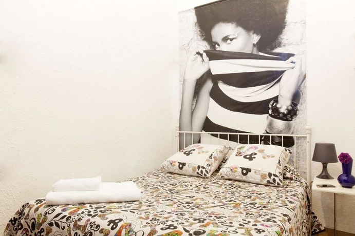 Imagen de la habitación del Hostal Bahia Madrid. Foto 14