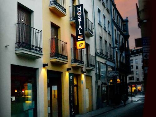 Imagen general del Hostal Bajo La Muralla. Foto 3