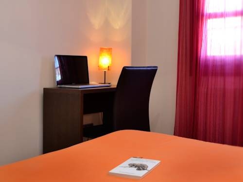 Imagen general del Hostal Bajo La Muralla. Foto 7