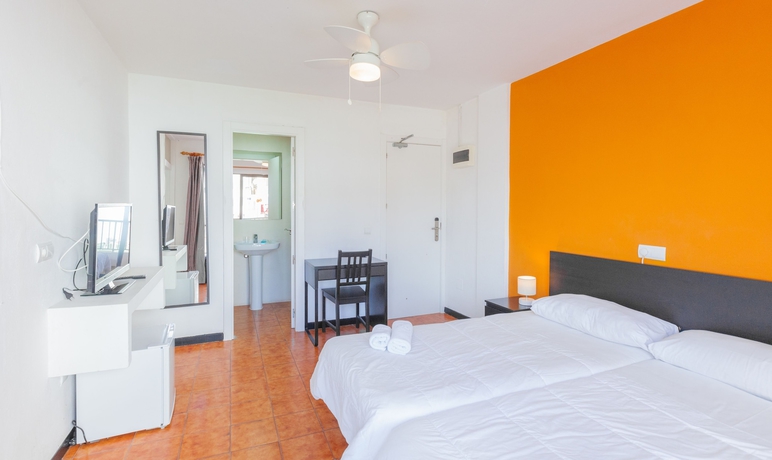 Imagen de la habitación del Hostal Baleàric - Adults Only. Foto 14