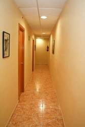 Imagen de los interiores del Hostal Baler. Foto 15