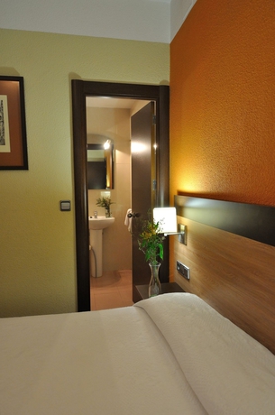 Imagen de la habitación del Hostal Ballesta. Foto 11