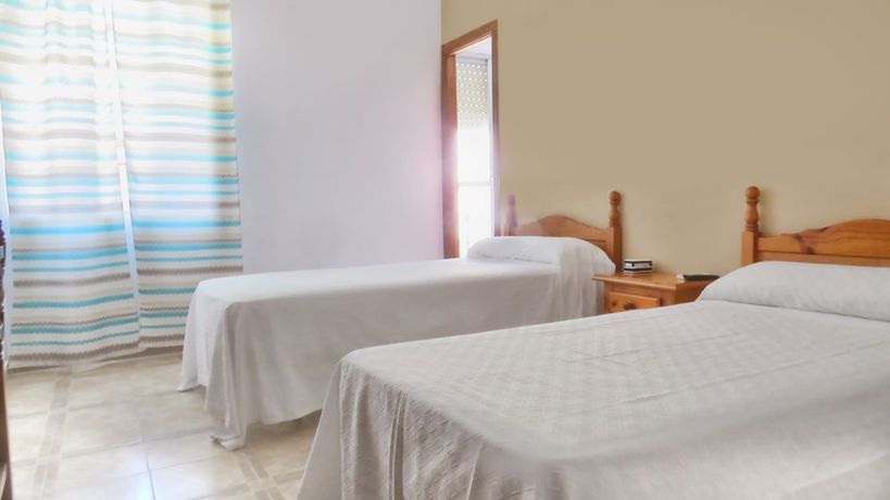 Imagen de la habitación del Hostal Barbate. Foto 7