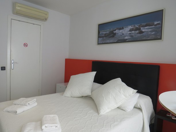 Imagen de la habitación del Hostal Barcelona City Centre. Foto 8