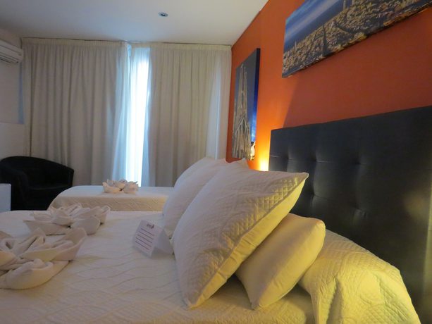 Imagen de la habitación del Hostal Barcelona City Centre. Foto 13