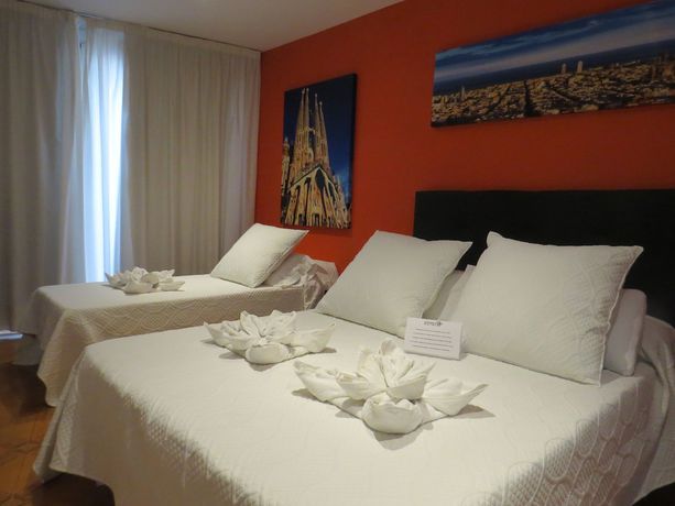 Imagen de la habitación del Hostal Barcelona City Centre. Foto 14