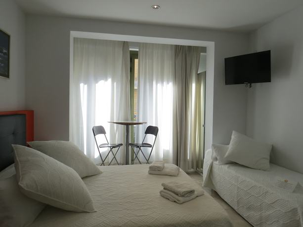 Imagen de la habitación del Hostal Barcelona City Centre. Foto 18