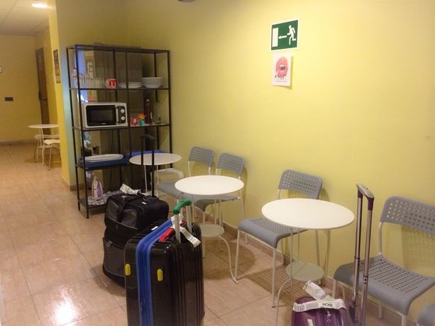 Imagen de los interiores del Hostal Barcelona City North. Foto 12