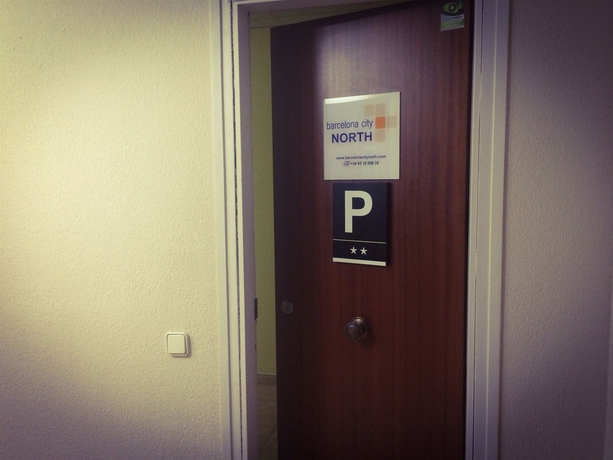 Imagen de los interiores del Hostal Barcelona City North. Foto 13