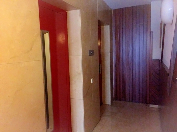 Imagen de los interiores del Hostal Barcelona City North. Foto 14