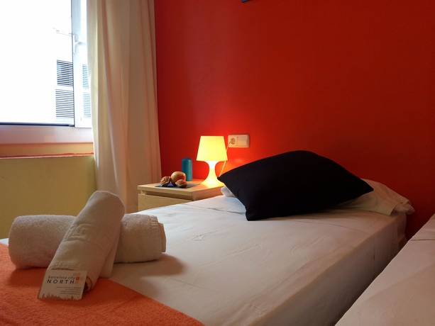 Imagen de la habitación del Hostal Barcelona City North. Foto 7