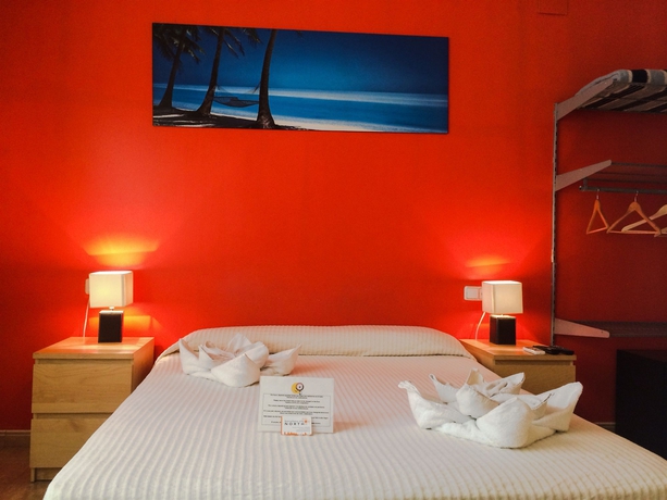 Imagen de la habitación del Hostal Barcelona City North. Foto 10