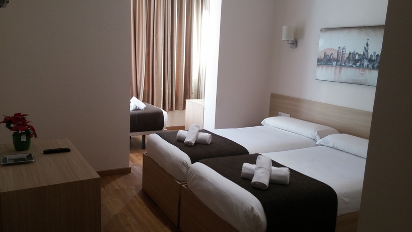 Imagen de la habitación del Hostal Barcelona Travel. Foto 8