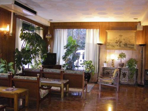 Imagen general del Hostal Bari, Alcalá de Henares. Foto 13