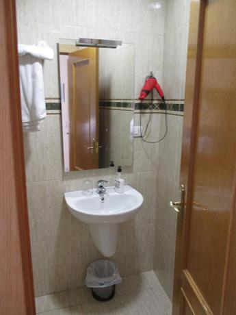 Imagen general del Hostal Becares. Foto 2