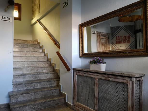 Imagen de los interiores del Hostal Becerril. Foto 8