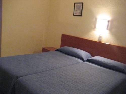 Imagen de la habitación del Hostal Bejar, Sants-Montjuic. Foto 2