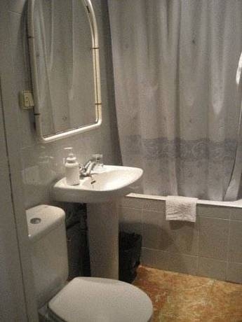 Imagen de la habitación del Hostal Bejar, Sants-Montjuic. Foto 7