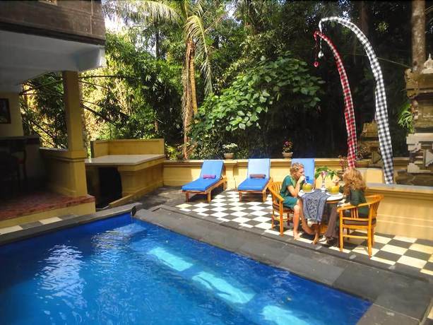 Imagen de la piscina del Hostal Bembengan Ubud Cottage. Foto 8