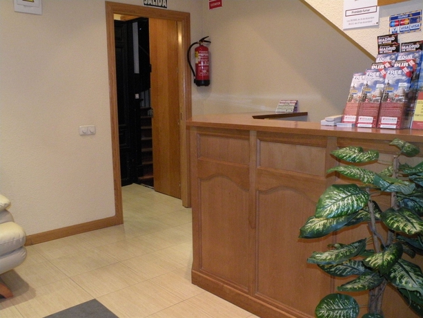 Imagen de los interiores del Hostal Benamar. Foto 12