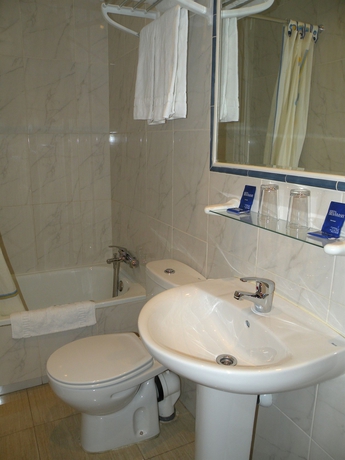 Imagen de la habitación del Hostal Benamar. Foto 5