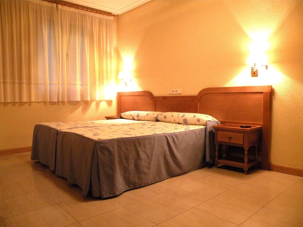 Imagen de la habitación del Hostal Benamar. Foto 7