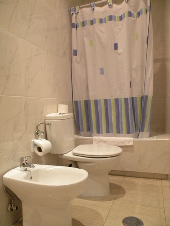 Imagen de la habitación del Hostal Benamar. Foto 8