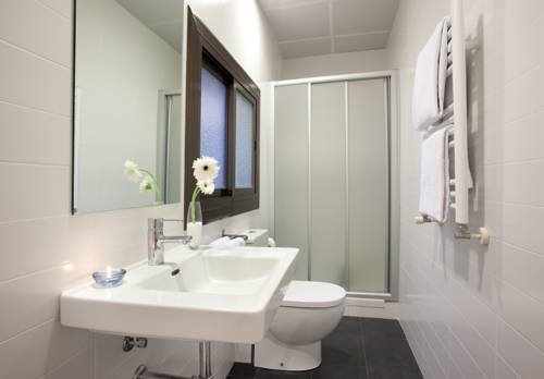 Imagen de la habitación del Hostal Benidorm, Las Ramblas. Foto 8