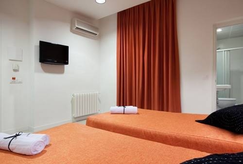 Imagen de la habitación del Hostal Benidorm, Las Ramblas. Foto 12