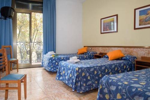 Imagen de la habitación del Hostal Benidorm, Las Ramblas. Foto 13