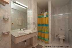 Imagen de la habitación del Hostal Berlin, Marbella. Foto 15