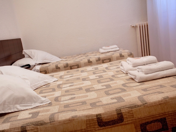 Imagen de la habitación del Hostal Besaya, Gran Vía. Foto 10