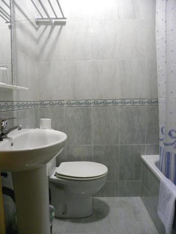 Imagen de la habitación del Hostal Biarritz, Centro de Madrid. Foto 2
