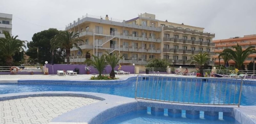 Imagen de la piscina del Hostal Bj Bei Juan. Foto 19