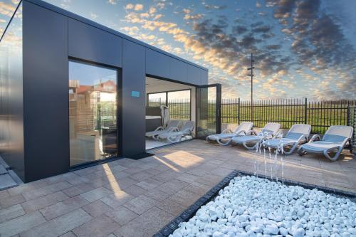 Imagen de los exteriores del Hostal Błękitne Wzg&oacute;rze - Nowoczesne Pokoje Gościnne. Foto 9