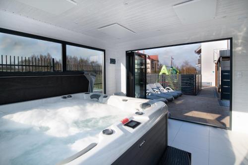 Imagen de los interiores del Hostal Błękitne Wzg&oacute;rze - Nowoczesne Pokoje Gościnne. Foto 17