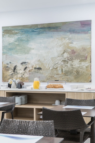 Imagen del bar/restaurante del Hostal Blu Diana. Foto 10