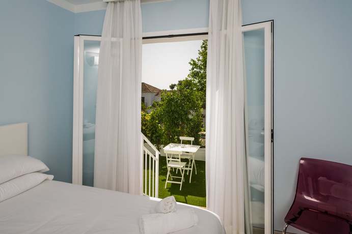 Imagen de la habitación del Hostal Bluebelle Marbella. Foto 16