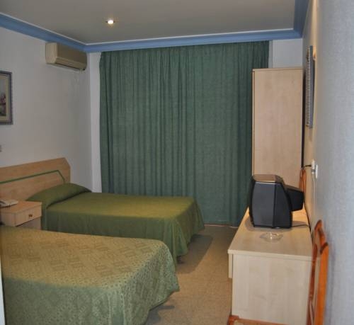 Imagen de la habitación del Hostal Blumen, Algeciras. Foto 3