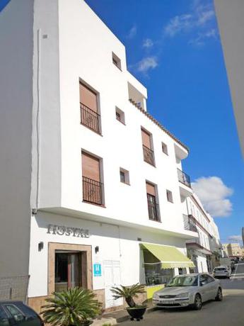 Imagen de los exteriores del Hostal Bodega. Foto 14