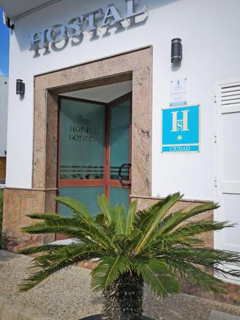 Imagen de los exteriores del Hostal Bodega. Foto 15