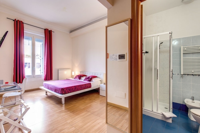 Imagen de la habitación del Hostal Bon Ton Suite. Foto 3