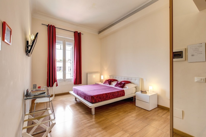 Imagen de la habitación del Hostal Bon Ton Suite. Foto 4