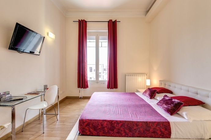 Imagen de la habitación del Hostal Bon Ton Suite. Foto 7