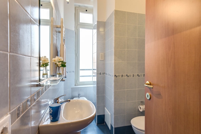 Imagen de la habitación del Hostal Bon Ton Suite. Foto 18