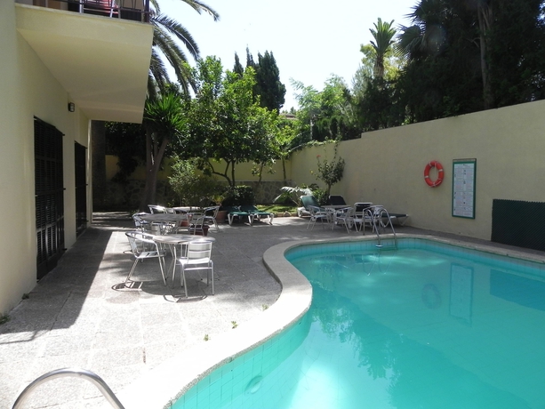 Imagen de la piscina del Hostal Bonany. Foto 14