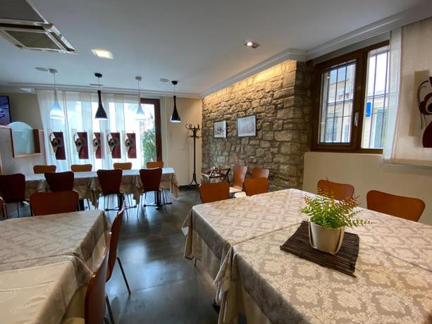 Imagen general del Hostal Bonavista, Cervera ( Lleida). Foto 10