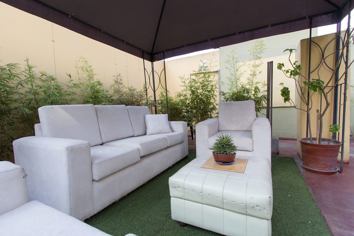 Imagen de los exteriores del Hostal Bonbini. Foto 15
