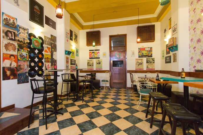 Imagen del bar/restaurante del Hostal Bonbini. Foto 4