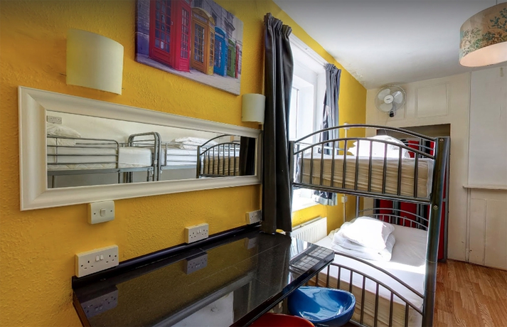 Imagen de la habitación del Hostal Book A Bed. Foto 6